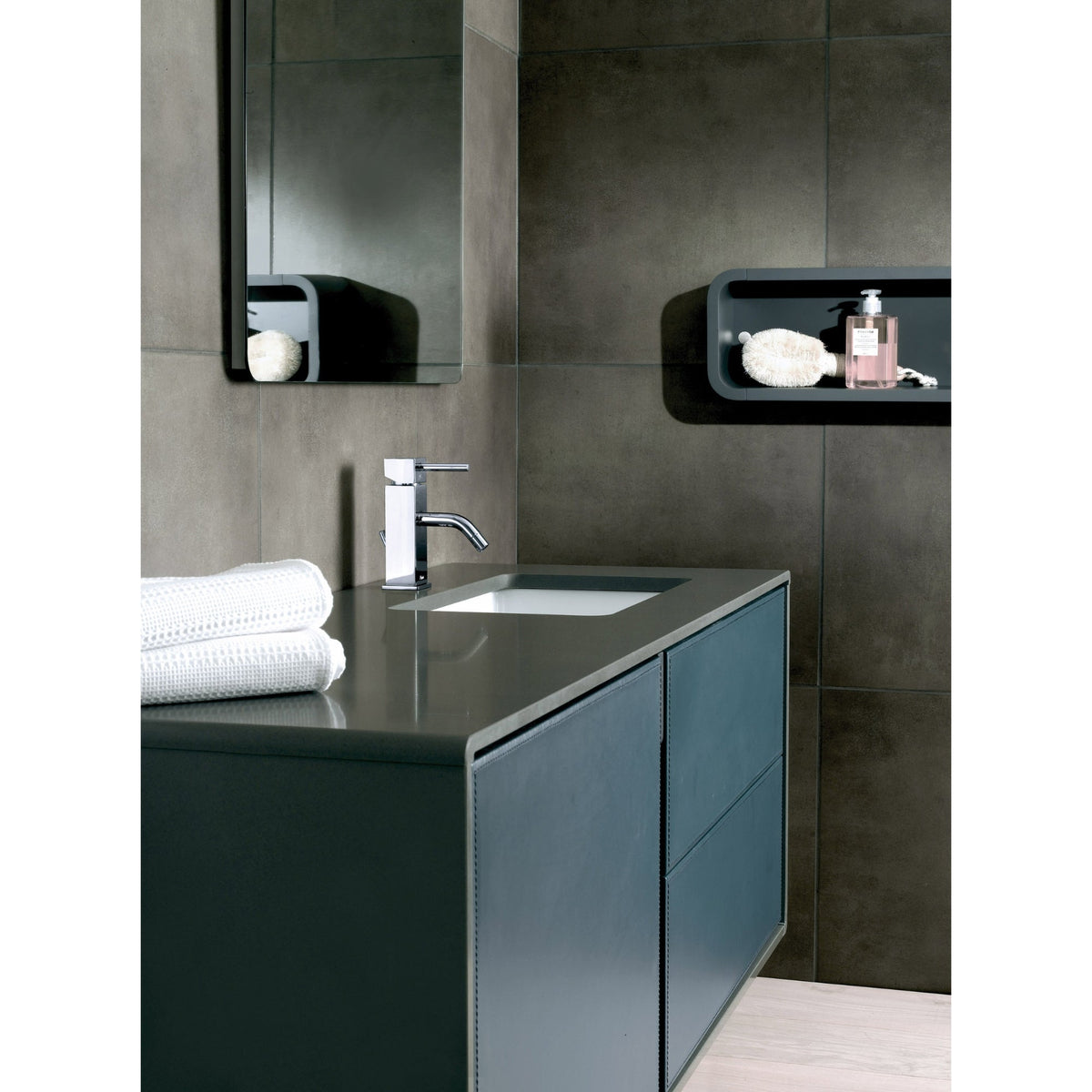 LaToscana AXIA Single Handle Lavatory Faucet in Chrome – – –