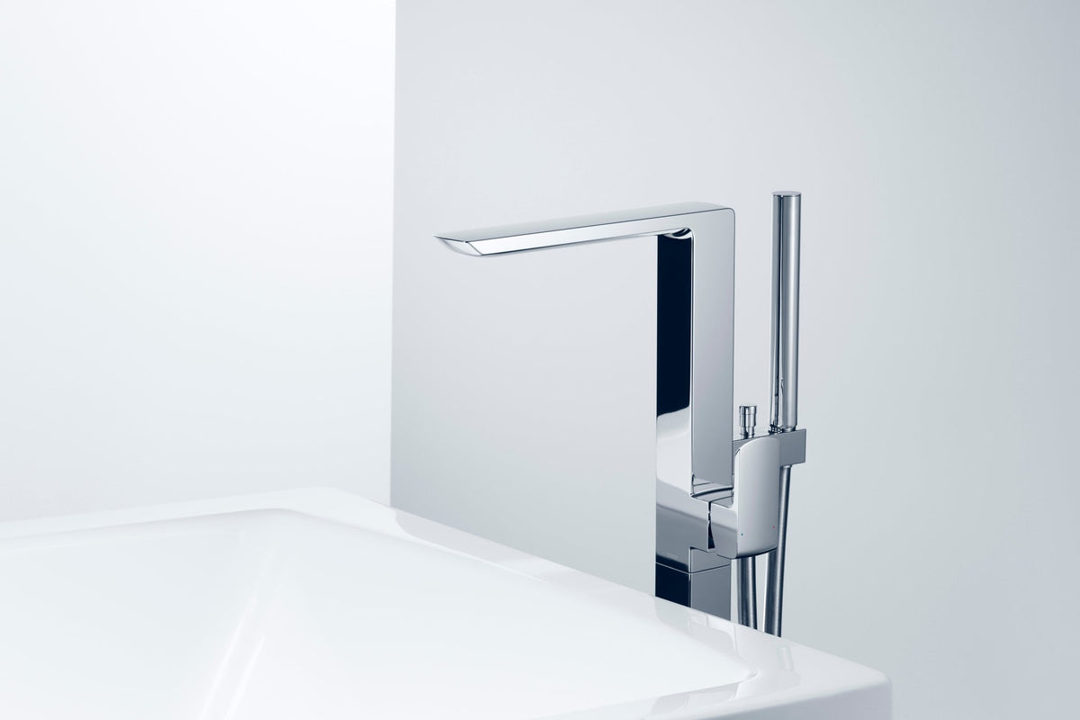 TOTO® GR Single-Handle Freestanding Tub Filler Faucet with Handshower – Polished Chrome – –